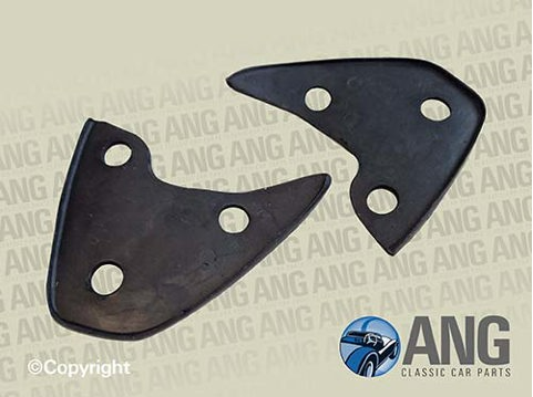 REAR BUMPER CORNER RUBBER SEALS ; TR6